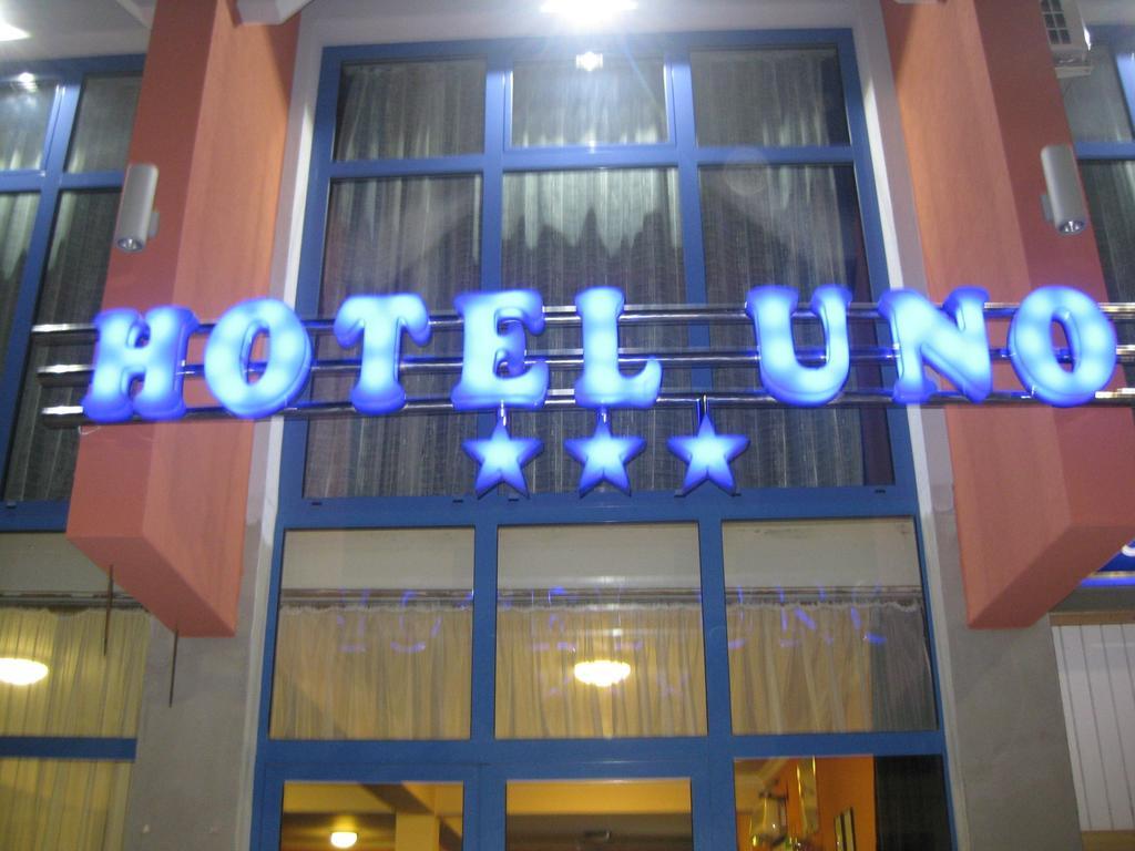 Hotel Uno 3*
